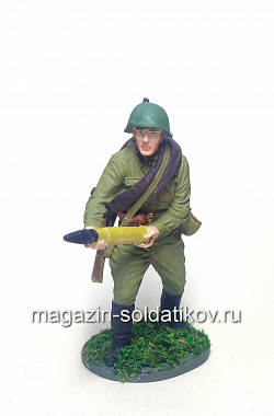 Артиллерист со снарядом к 76-мм дивизионной пушке, 1941-43 гг. СССР, 54мм (QF0122) (QF0122)