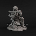 Сборная миниатюра из смолы Солнцепек. Боец огневой поддержки спецназа, 1/16, Красная Наковальня (RA-1604) (RA-1604)