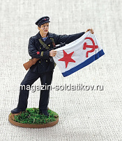Старшина 1-й статьи с флагом ВМФ, 1941-43 гг. СССР, 54 мм - фото
