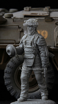 35-128 Russian engineer.2016 (1:35) Ant-miniatures