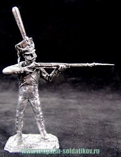 Миниатюра из металла AG 072 Фигура пешая «Рядовой стреляющий армейской пешей артиллерии, Франция», чернение 54 мм Ages
