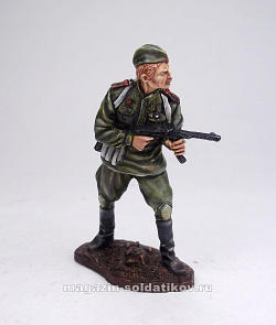 Миниатюра в росписи Старшина РККА с вещмешком и автоматом, 1943-45 гг., 1:32, Сибирский партизан (СП001) (СП001)