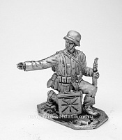 Миниатюра из олова 280 РТ Немецкий расчет РАК 35 (наводчик), 54 мм, Ратник - фото