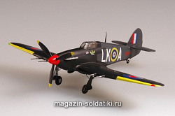 Масштабная модель в сборе и окраске Самолёт «Харрикейн» MkII 87 командир эскадры 1940/1941 гг. 1:72 Easy Model