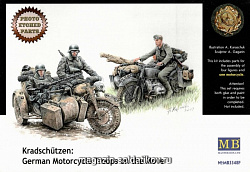 Сборные фигуры из пластика MB 3548Ф Немецкие мотоциклисты на марше (1/35) Master Box