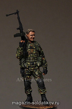 Сборная миниатюра из смолы Officer of Speznaz of FSB.Russia (1/35) Ant-miniatures - фото