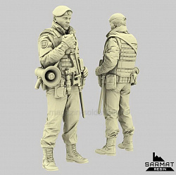 Сборные фигуры из смолы Патрульный полицейский в межсезонном, современность 1/16, Sarmat Resin (SRsf1611) (SRsf1611)