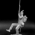 Сборная фигура из металла Рядовой №1 (падающий) британских пехотныъ полков, 1812-15, 54мм, V.Danilov