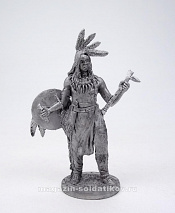 Миниатюра из олова Индеец со щитом и томагавком, 1:32, EK Castings - фото