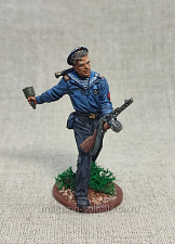 Миниатюра из олова Советский матрос с противотанковой грантой, 54 мм, Большой полк - фото