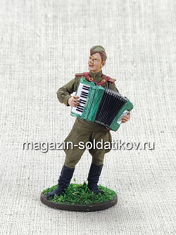 Лейтенант Красной Армии с аккордеоном, 1943-45 гг, 54 мм (QF0052) (QF0052)