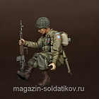 Сборная фигура из смолы SM 35120 Парашютист армии США с винтовкой БАР для джипа. Нормандия, 1944 год, 1:35, SOGA miniatures