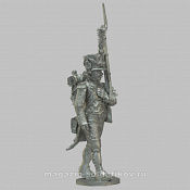Сборная миниатюра из металла Гренадер в кивере, идущий, Франция 1806-1813 гг, 28 мм, Аванпост - фото