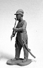 Сборная миниатюра из смолы Бомбардир (№3) орудийного расчета 6-фунтовой пушки, 54 мм, Chronos miniatures - фото