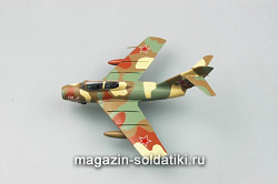 Масштабная модель в сборе и окраске Самолёт МиГ-15 УТИ, красный №54 1:72 Easy Model
