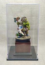 Фигура в боксе - Орк с секирами (смола) - фото