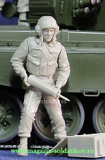 35-105 Russian tank crew man in battle suit "Cowboy" (1:35) Ant-miniatures