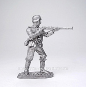 Миниатюра из олова Немецкий пехотинец с винтовкой Mauser 98, 1944-45 гг. - фото