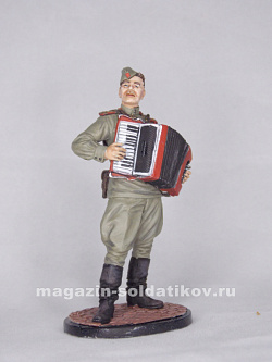 Миниатюра в росписи Лейтенант Красной Армии с аккордеоном. 1944-45 гг. СССР, 1:32, Сибирский партизан (СП155) (СП155)