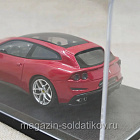 Масштабная модель в сборе и окраске 579-002 Ferrari GTC4Lusso T Look Smart 1/43 LOSLS466E