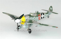 Масштабная модель в сборе и окраске Cамолёт Bf 109G-10 Hungrian 1:72 Easy Model