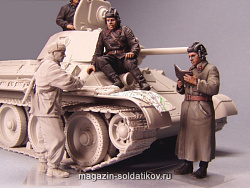 Сборная миниатюра из смолы Советские танковые офицеры зима 1941-42. Две фигуры. 1/35 Tank (Т 35045) (Т 35045)