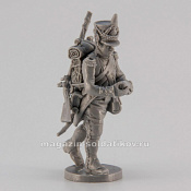 Сборная миниатюра из смолы Артиллерист с зарядом, Франция, 28 мм, Аванпост - фото