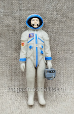 Космонавт в скафандре Сокол-К, коллекционная фигурка - фото