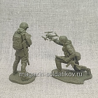 Солдатики из мягкого резиноподобного пластика Операторы дрона, набор 2 шт, 1:32, Солдатики Публия (PTSPL108) (PTSPL108)
