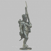 Сборная миниатюра из металла Гренадер в шапке, идущий, Франция 1806-1813 гг, 28 мм, Аванпост - фото