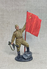 Гвардии ефрейтор пехоты Красной Армии с советским флагом, Красный фронт, 54 мм - фото