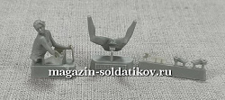 LiveResin LRM35037 Девушка байкер с разводным ключем 1/35 (QM-065) (QM-065)