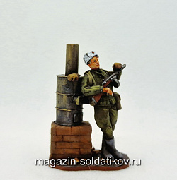 Боец у буржуйки, 54 мм, Студия Большой полк (ИЛ0242.14.01.54) (ИЛ0242.14.01.54)