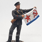 Миниатюра в росписи Краснофлотец со знаменем, 1941-1943 гг, 54 мм (НФ0065.14.01.54) (НФ0065.14.01.54 )