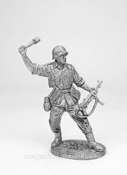 Миниатюра из олова Автоматчик с гранатой, Вермахт (Германия), 1942-45 гг, 54мм. EK Castings