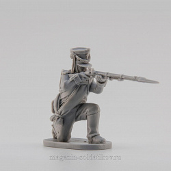 Сборная миниатюра из смолы Егерь, стреляющий с колена 28 мм, Аванпост