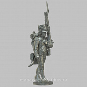 Сборная миниатюра из металла Вольтижер, идущий, Франция 1806-1813 гг, 28 мм, Аванпост - фото