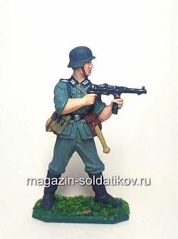 Миниатюра из олова Немецкий пехотинец с винтовкой Mauser 98, 1944-45 гг. (QF0108) (QF0108 )