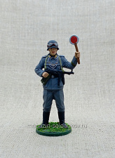 Немецкий фельджандарм на посту 54 мм - фото