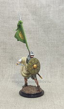 Миниатюра из смолы Восточный воин со знаменем, 1066 г., 54 мм, Студия Большой полк - фото