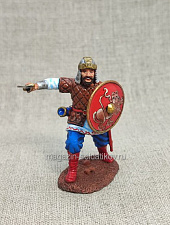 Русский воин с мечом - фото