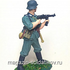 Миниатюра из олова Немецкий пехотинец с винтовкой Mauser 98, 1944-45 гг. (QF0108) (QF0108 )