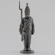 Сборная миниатюра из смолы Унтер-офицер гренадёр Павловского полка, стоящий 28 мм, Аванпост - фото