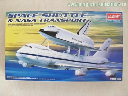 Сборная модель из пластика Космический корабль Space shuttle & Jumbo 1:288 Академия
