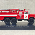 Масштабная модель в сборе и окраске Модель в боксе АЦ-40 (131)-137А 1/72 (Q208-144) (Q208-144)
