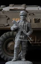 Сборная фигура из смолы Soldier ofassault engineering-sapper battalion, Russia 2016 (1:35) Ant-miniatures - фото