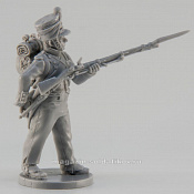 Сборная миниатюра из смолы Фузилёр линейной пехоты, заряжающий, Франция, 28 мм, Аванпост - фото