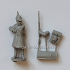 Сборная миниатюра из смолы Мушкетёр в каске, достающий капсюль, 28 мм, Аванпост