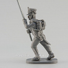 Сборная миниатюра из смолы Подпрапорщик мушкетёрского полка, в атаке, 28 мм, Аванпост
