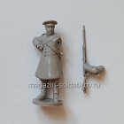 Сборная миниатюра из смолы Мушкетёр в бескозырке, достающий капсюль, 28 мм, Аванпост